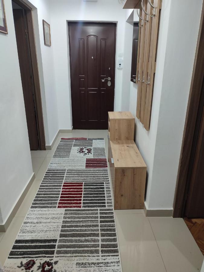 Lovely 1 Bedroom Apartment In City Centre, Sleeps 4 ! 투르다 외부 사진