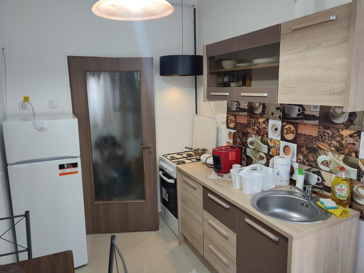 Lovely 1 Bedroom Apartment In City Centre, Sleeps 4 ! 투르다 외부 사진
